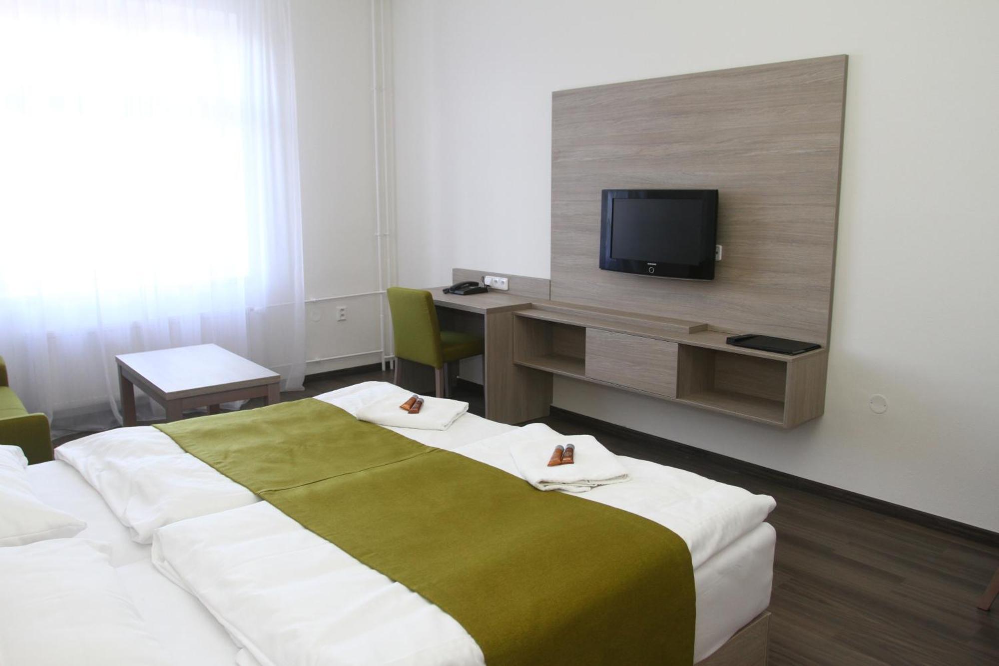 Hotel Palác Elektra Ostrava Esterno foto