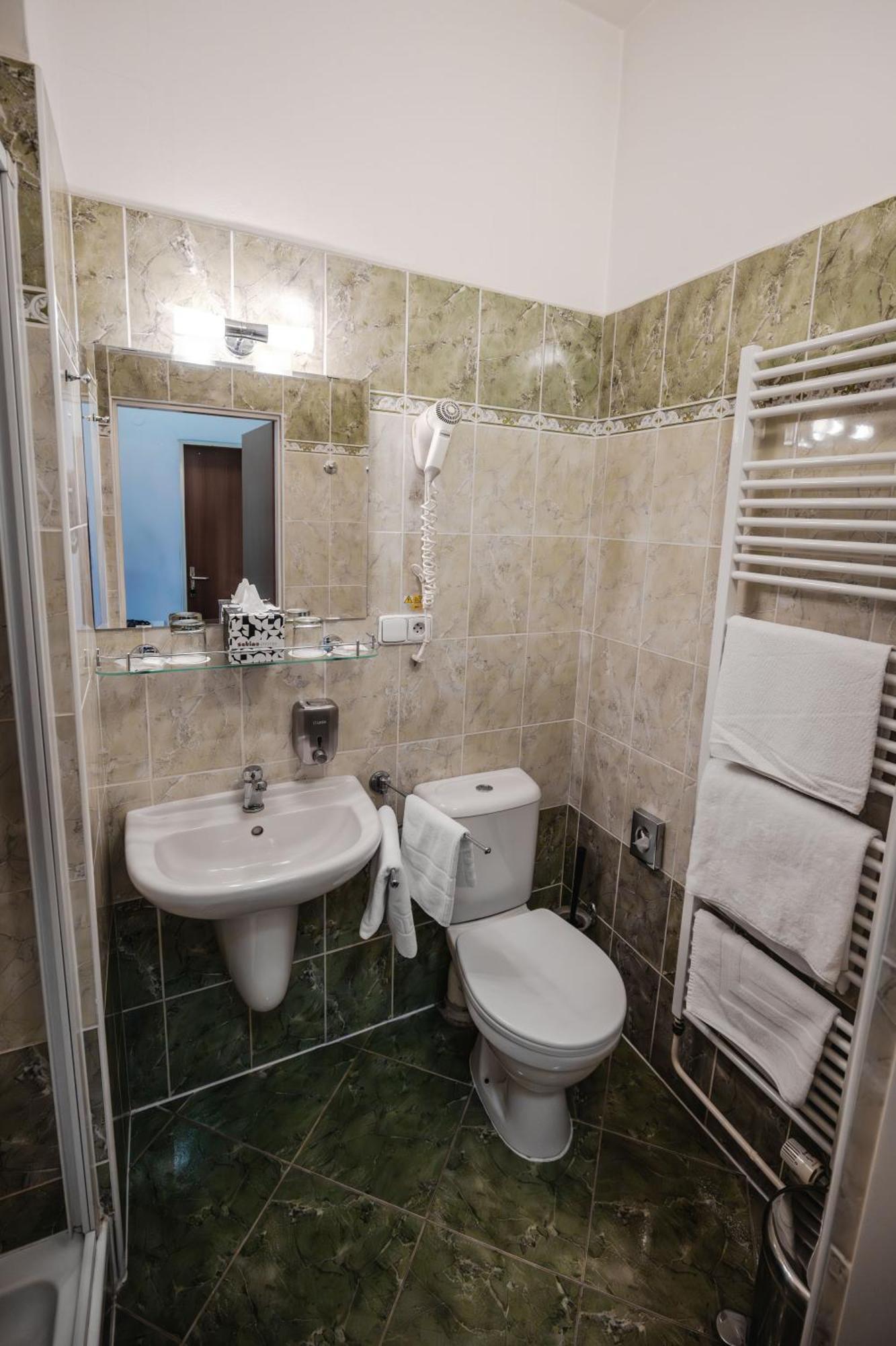 Hotel Palác Elektra Ostrava Esterno foto